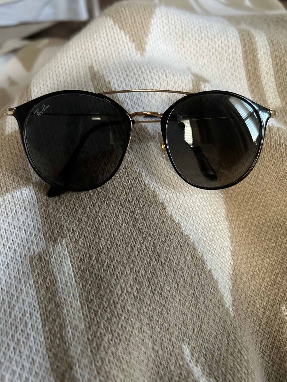 Ray-Ban Sunglasses with Gold Frame #3546. Great condition!